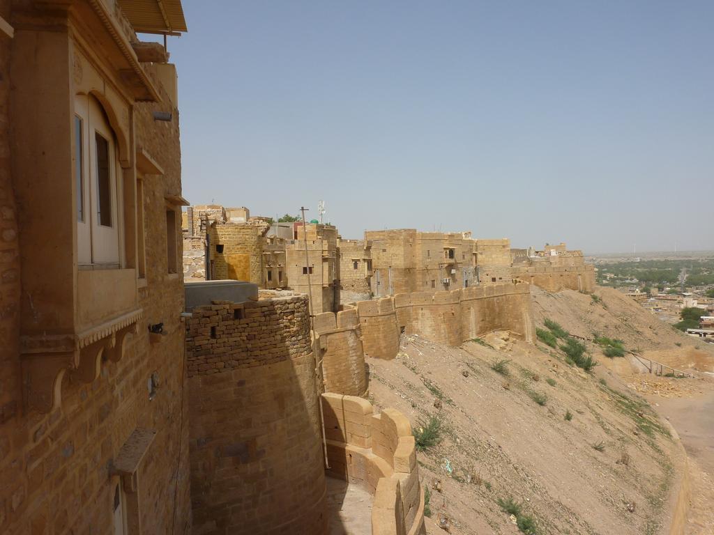 Mud Mirror Guesthouse Jaisalmer Dış mekan fotoğraf