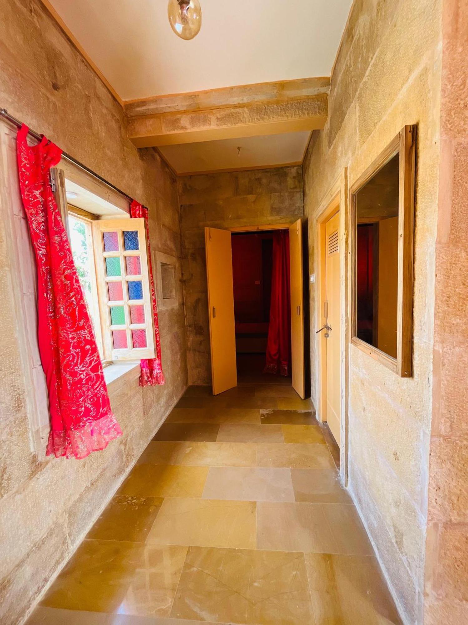 Mud Mirror Guesthouse Jaisalmer Dış mekan fotoğraf