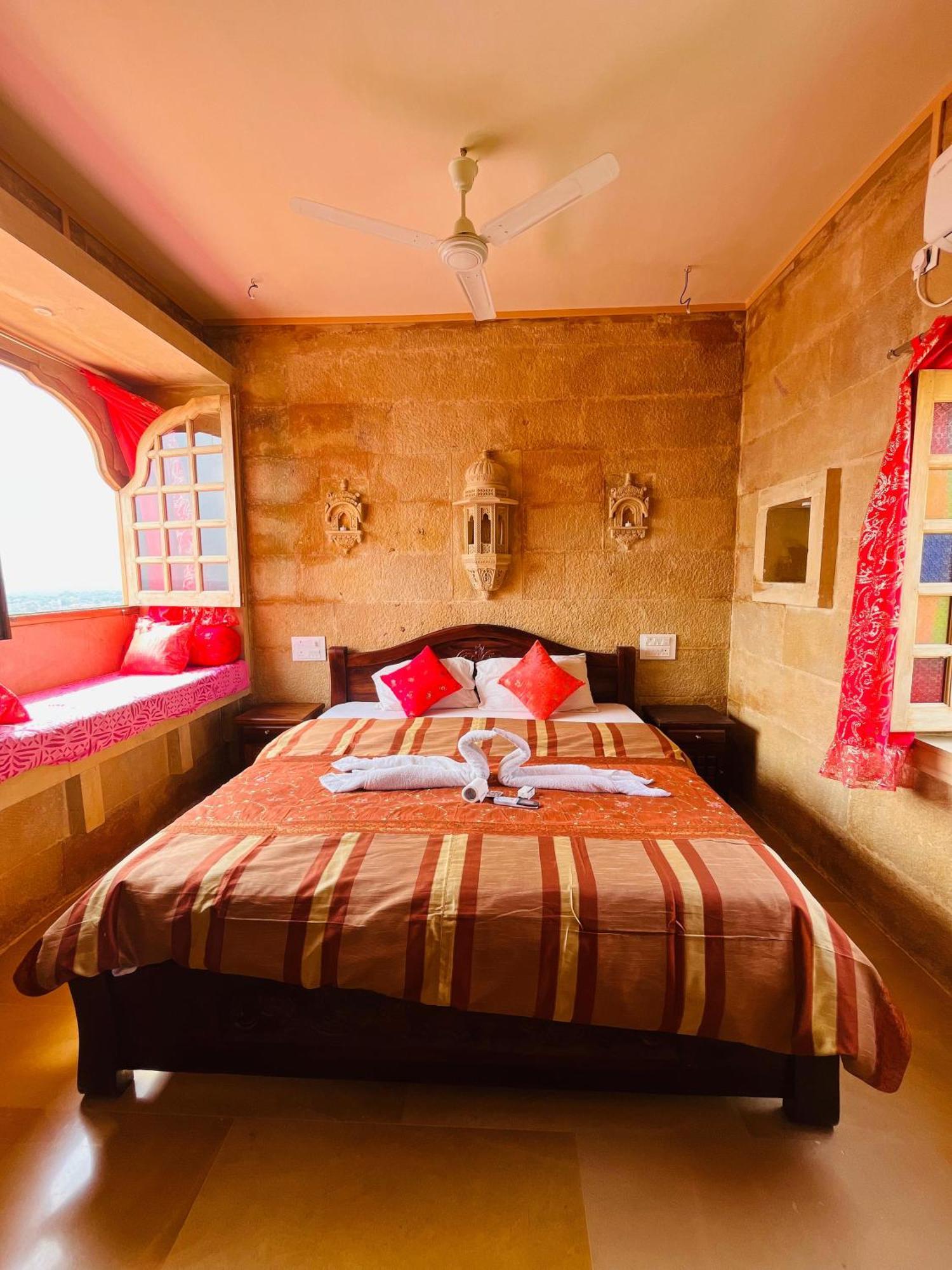 Mud Mirror Guesthouse Jaisalmer Dış mekan fotoğraf