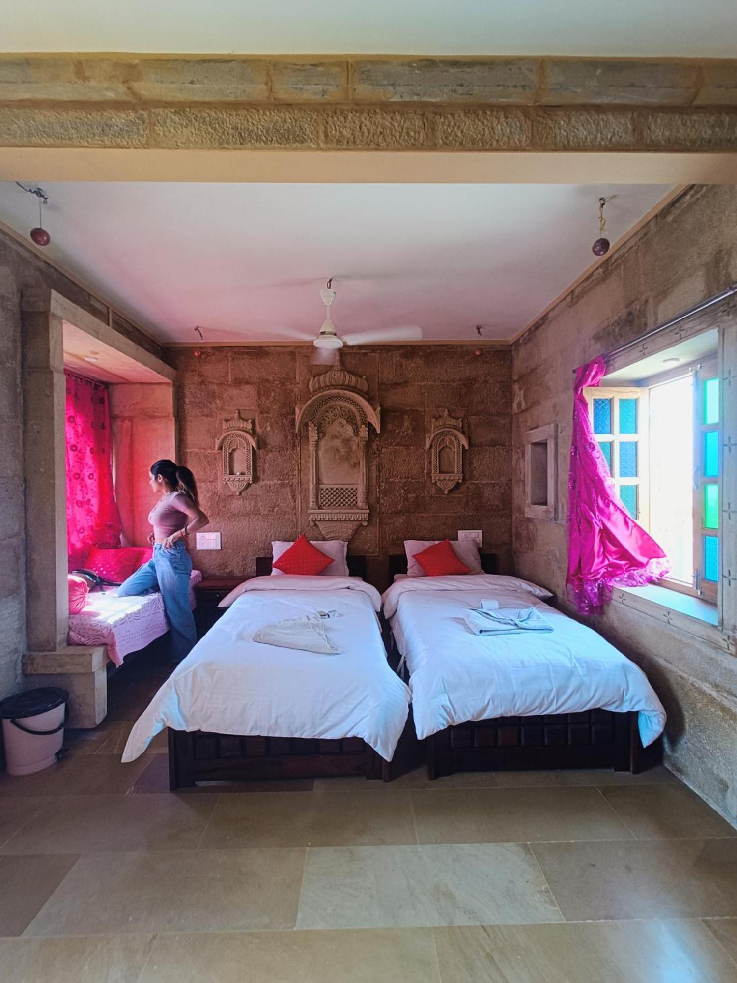 Mud Mirror Guesthouse Jaisalmer Dış mekan fotoğraf
