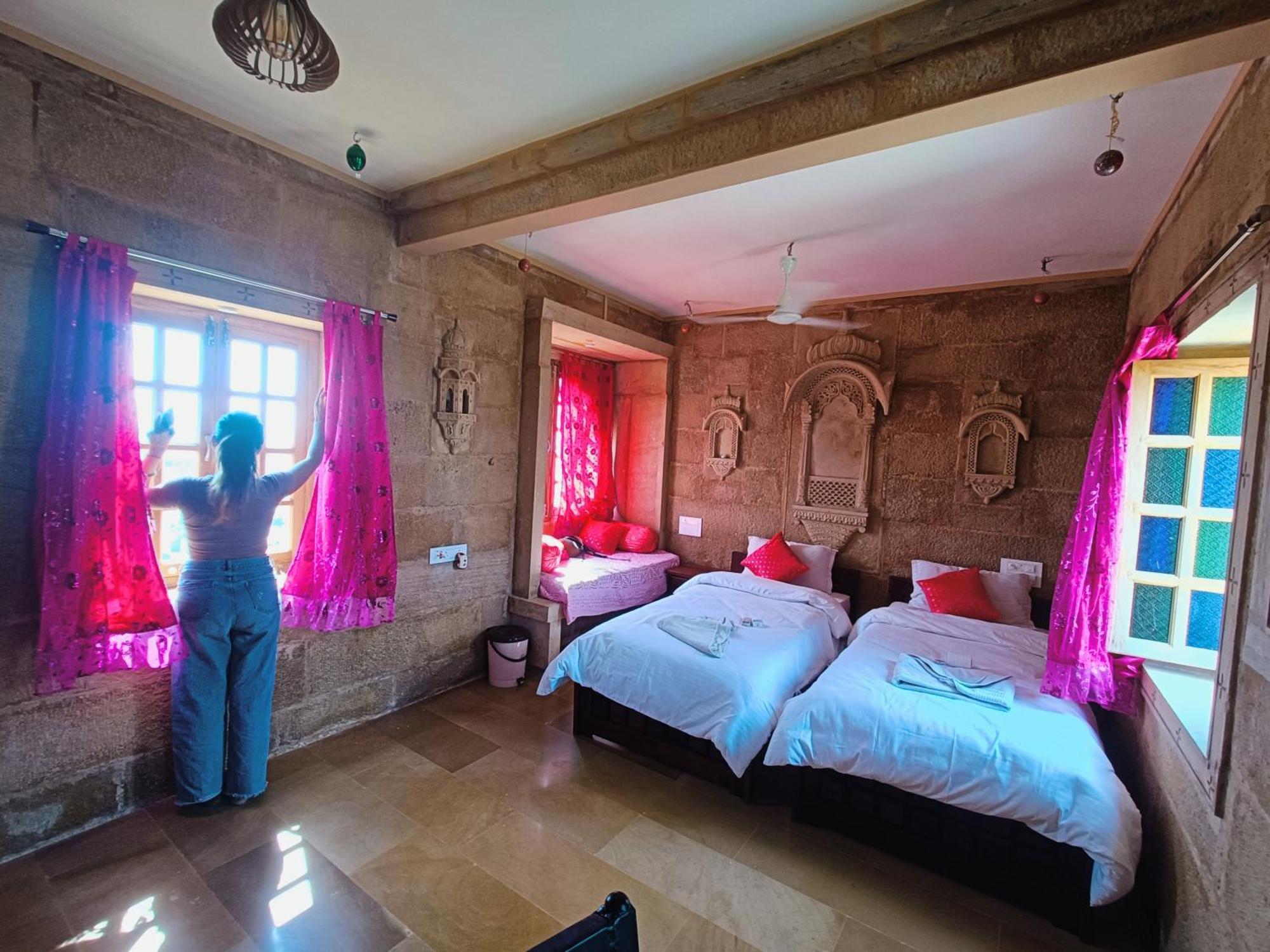 Mud Mirror Guesthouse Jaisalmer Dış mekan fotoğraf