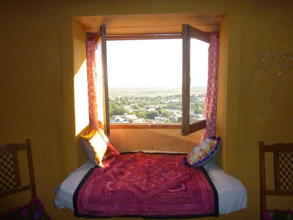 Mud Mirror Guesthouse Jaisalmer Dış mekan fotoğraf